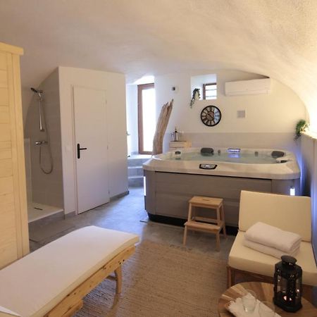 Gite De Charme Haut De Gamme Avec Jacuzzi Et Sauna Privatifs Donzère Eksteriør billede